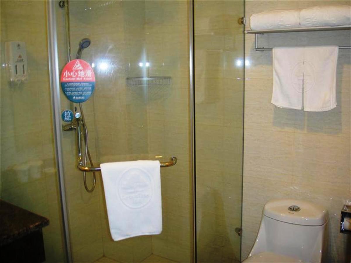 Greentree Inn Shanghai Expo Site South Yanggao Road Subway Station Express Hotel Bagian luar foto