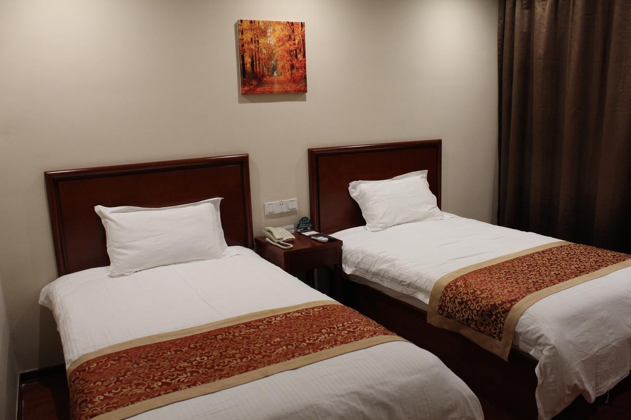 Greentree Inn Shanghai Expo Site South Yanggao Road Subway Station Express Hotel Bagian luar foto
