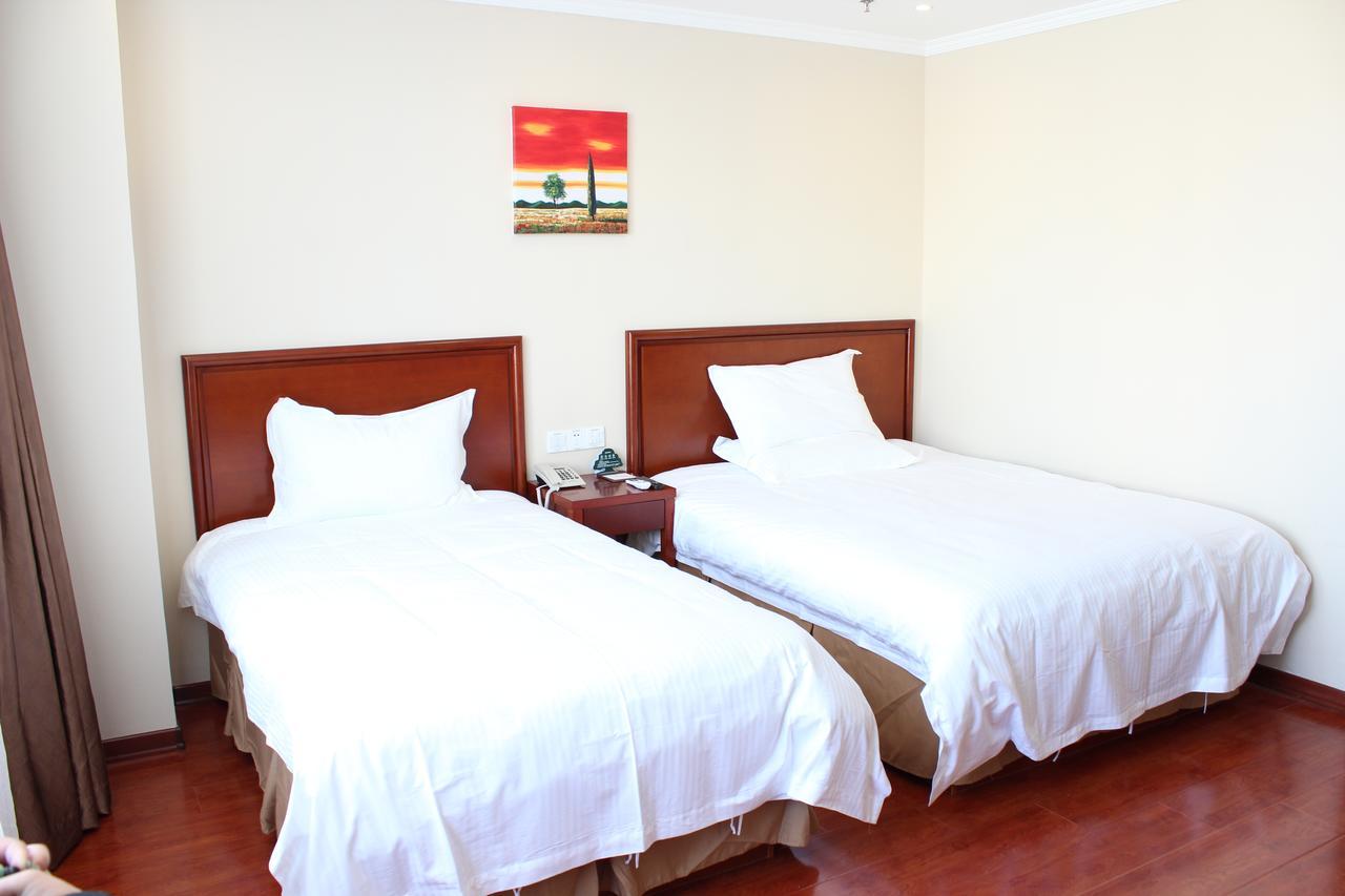 Greentree Inn Shanghai Expo Site South Yanggao Road Subway Station Express Hotel Bagian luar foto