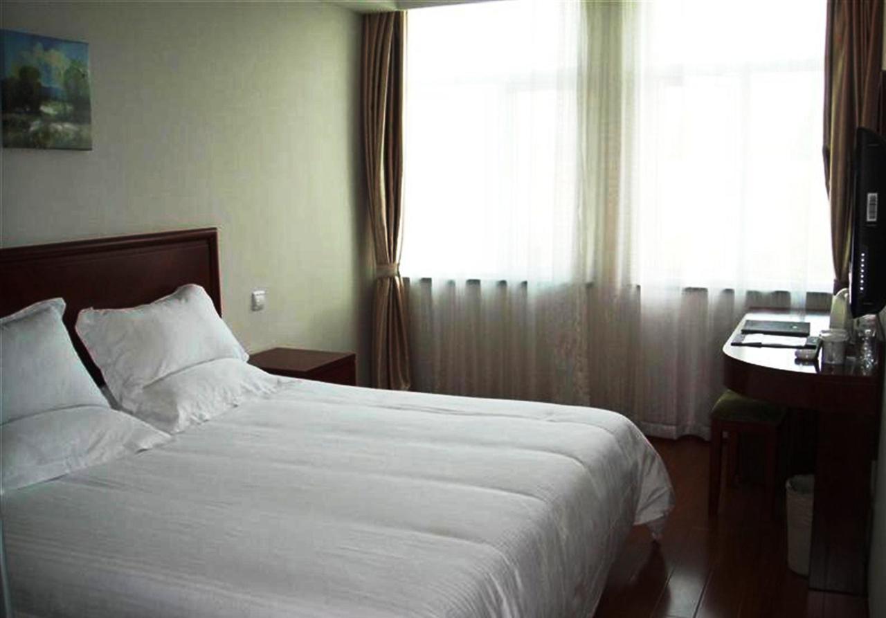 Greentree Inn Shanghai Expo Site South Yanggao Road Subway Station Express Hotel Bagian luar foto