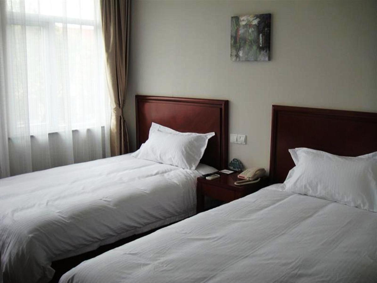 Greentree Inn Shanghai Expo Site South Yanggao Road Subway Station Express Hotel Bagian luar foto