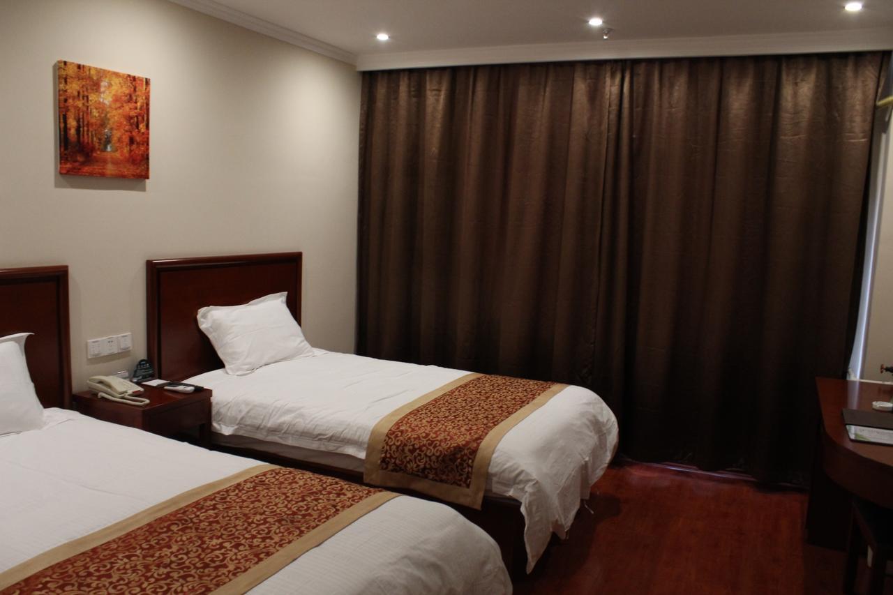 Greentree Inn Shanghai Expo Site South Yanggao Road Subway Station Express Hotel Bagian luar foto