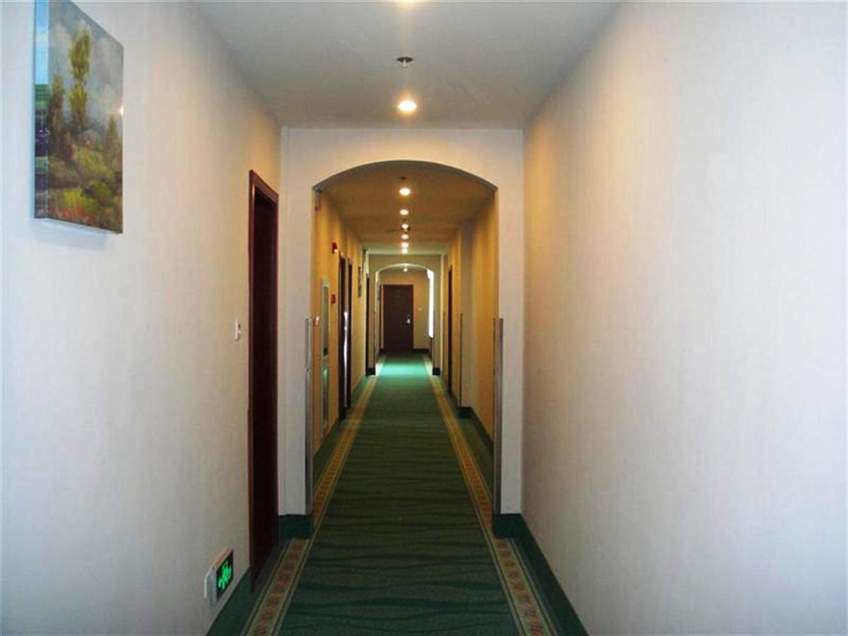 Greentree Inn Shanghai Expo Site South Yanggao Road Subway Station Express Hotel Bagian luar foto